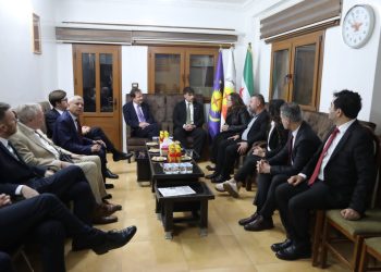 وفد برلماني أوروبي بريطاني يزور حزب الاتحاد السرياني في سوريا