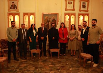 حزب الاتحاد السرياني يزور كنائس القامشلي بمناسبة عيد القيامة برفقة نادين ماينزا