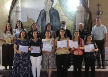 لجنة أحياء السريان والأربوية والبشيرية تختتم دورة تمريض ولغة سريانية في القامشلي وتكرّم المتخرّجين
