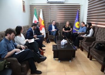 وفد أسترالي يزور حزب الاتحاد السرياني في القامشلي