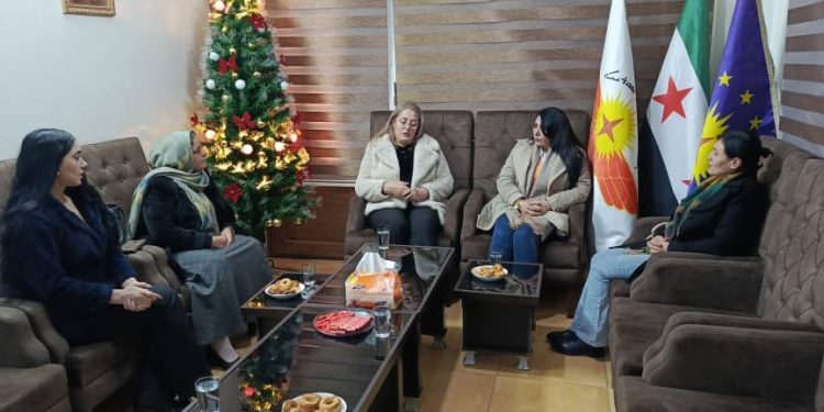 وفدٌ نسائي يزور حزب الاتحاد السرياني لتقديم التهاني بمناسبة عيد الميلاد