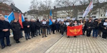 وقفة تضامنية في ألمانيا دعماً للسريان والمسيحيين في سوريا