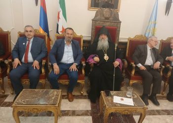 وفد من حزب الاتحاد السرياني يعايد مطران الأرمن الأرثوذكس بحلب