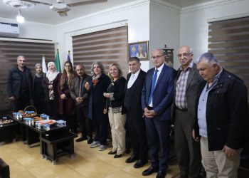وفد من الإدارة الذاتية يزور حزب الاتحاد السرياني بمناسبة عيد الفصح المجيد